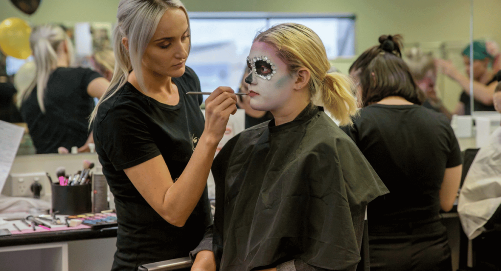 10 Amazing Career Opportunities in the Beauty Industry